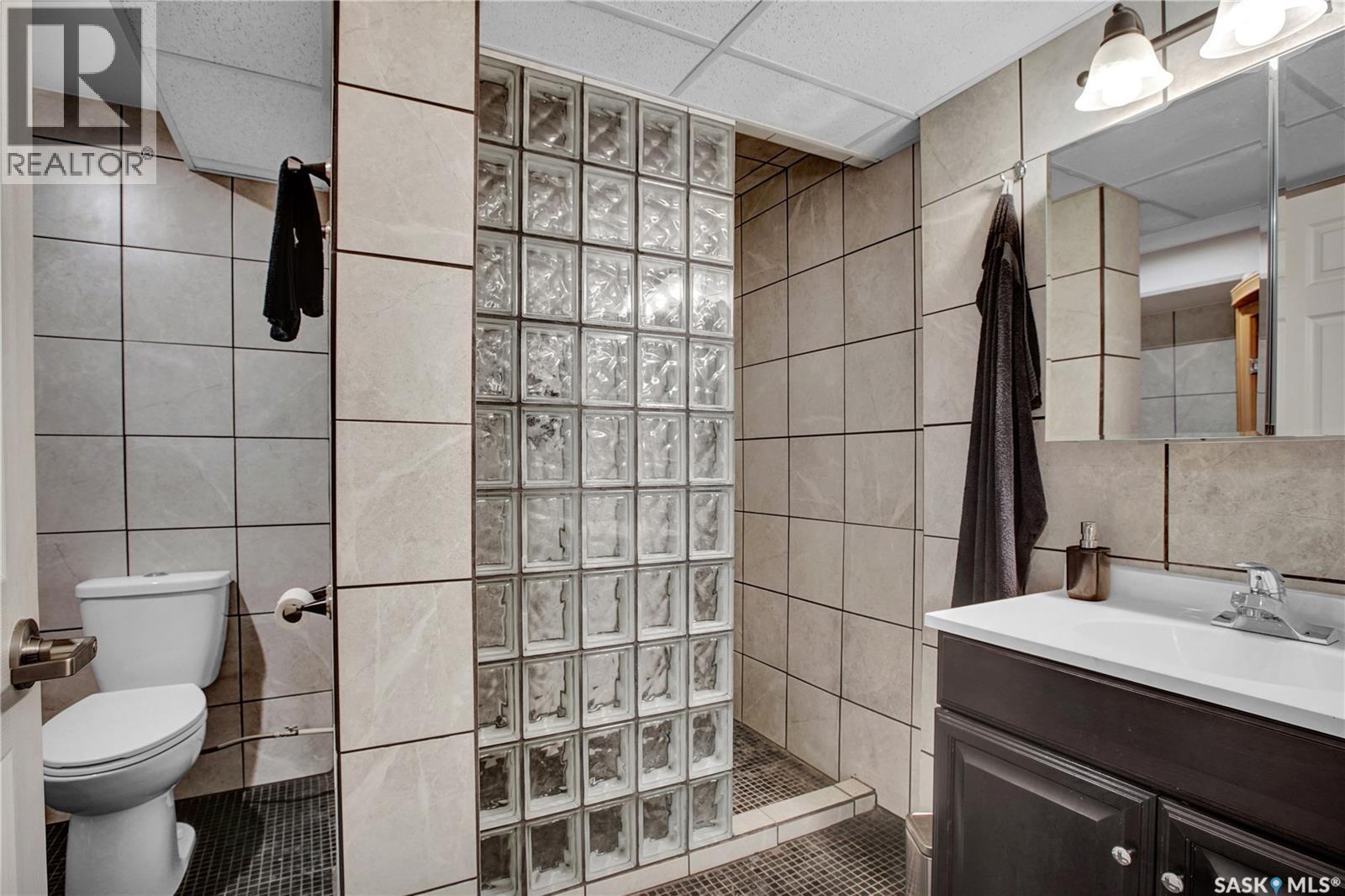 3102 Caen Street, Saskatoon, SK - Indoor Photo Showing Bathroom