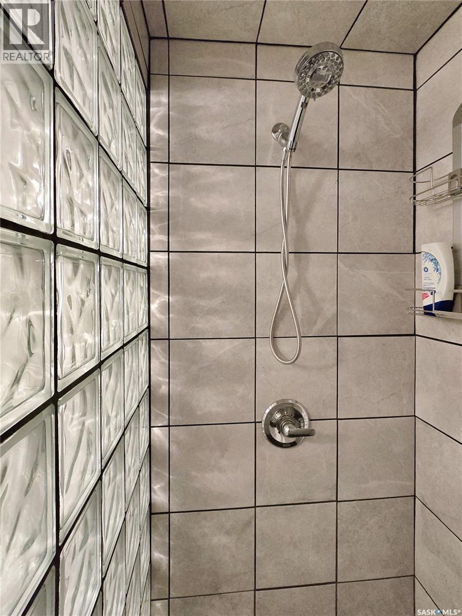 3102 Caen Street, Saskatoon, SK - Indoor Photo Showing Bathroom