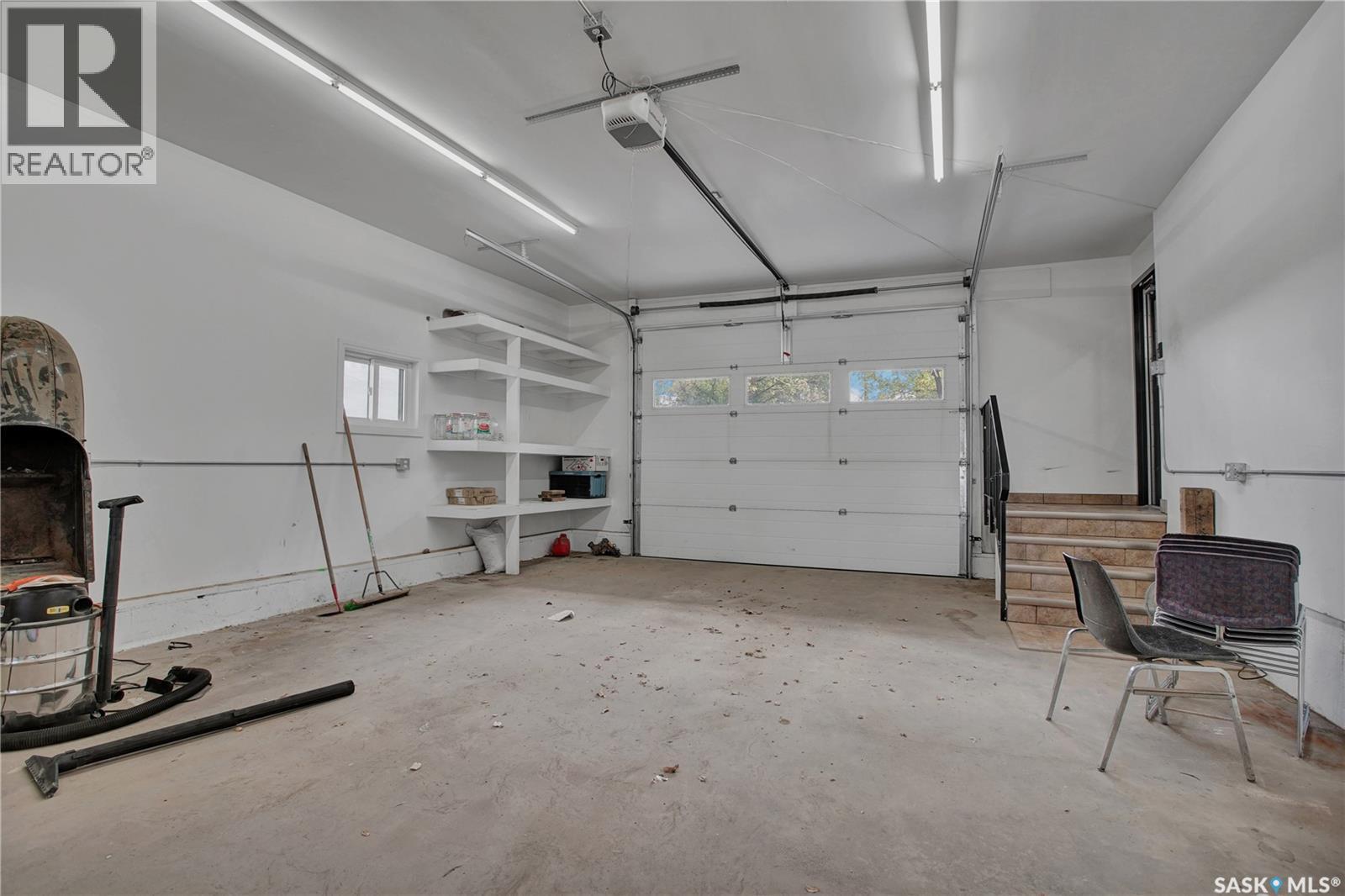 3102 Caen Street, Saskatoon, SK - Indoor Photo Showing Garage