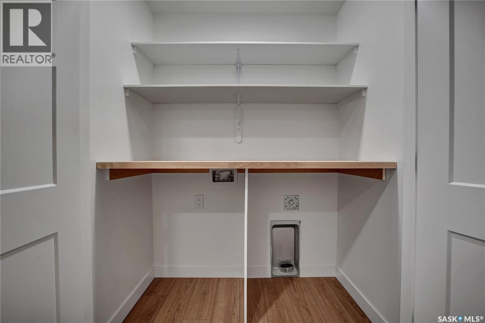 1401 Cairns Avenue, Saskatoon, SK - Indoor With Storage