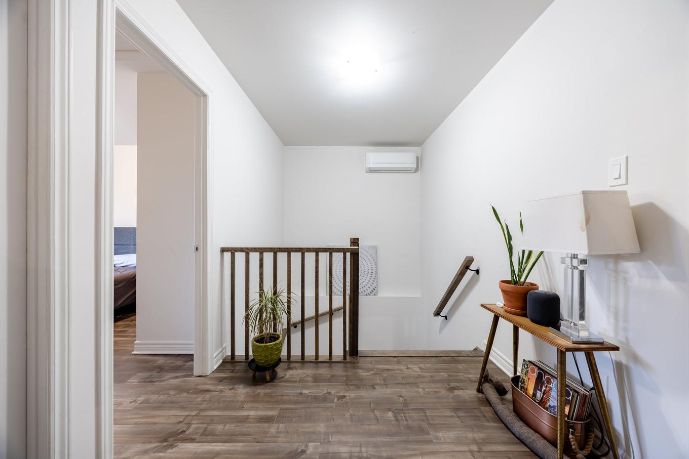 Hall d'entrée/Vestibule - 1710 Rue Coderre, Longueuil (Saint-Hubert), QC