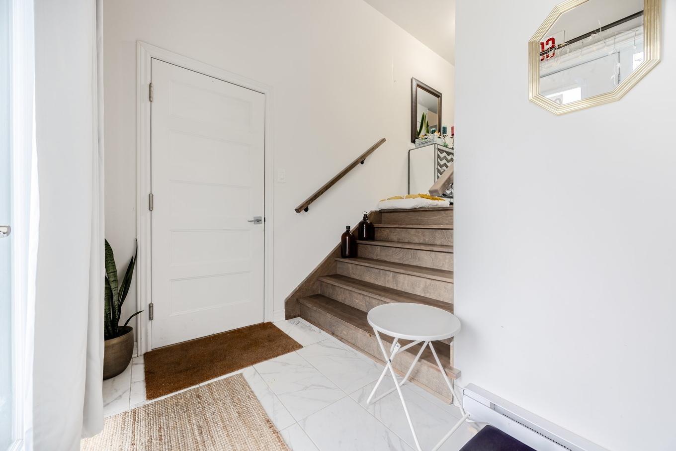 Hall d'entrée/Vestibule - 1710 Rue Coderre, Longueuil (Saint-Hubert), QC