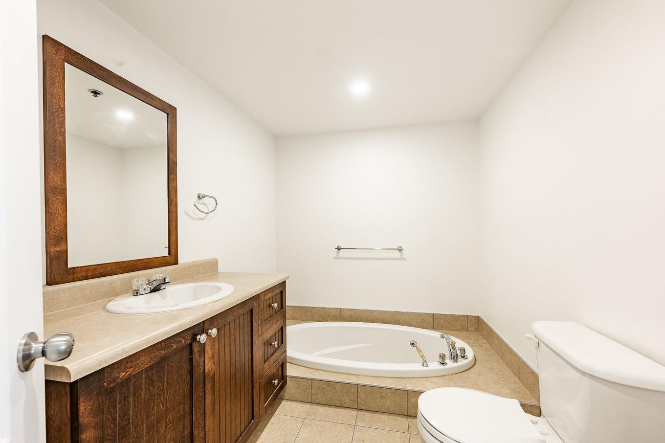 Salle de bains - 101-130 Boul. De Bromont, Bromont, QC - Indoor Photo Showing Bathroom