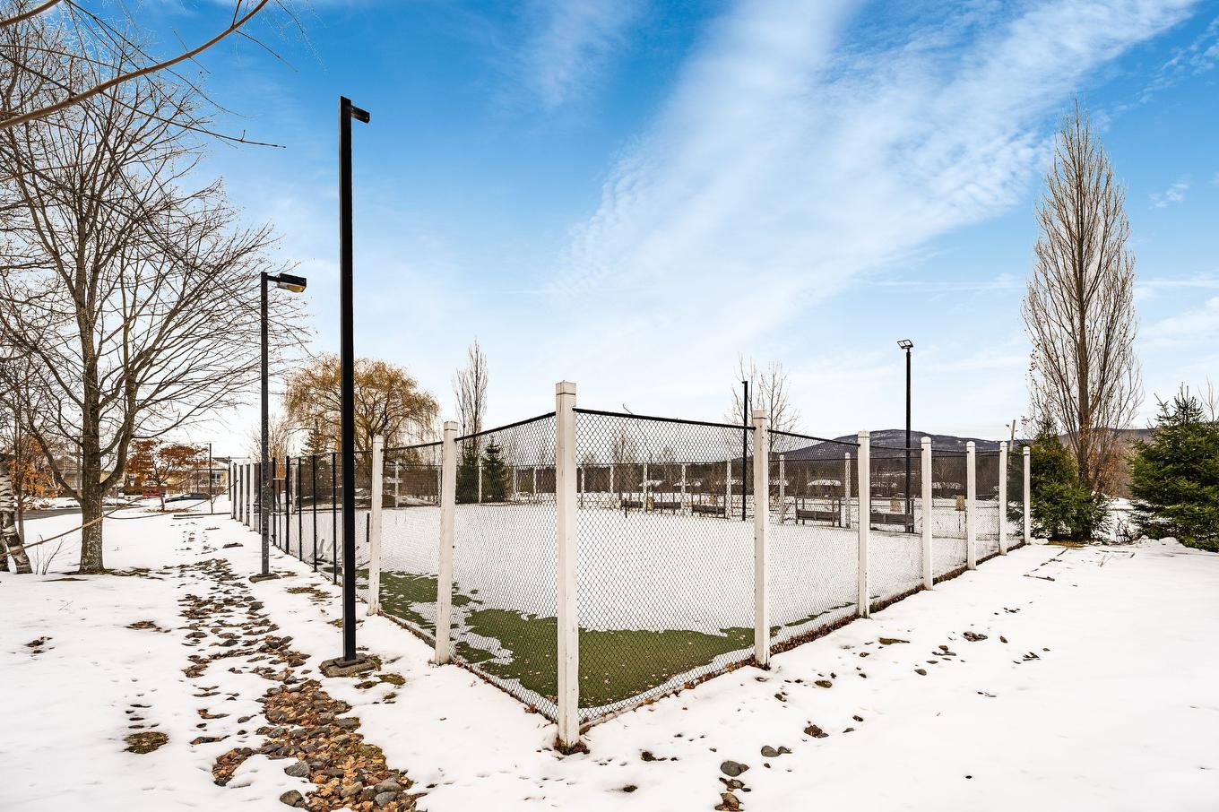 À proximité - 101-130 Boul. De Bromont, Bromont, QC - Outdoor