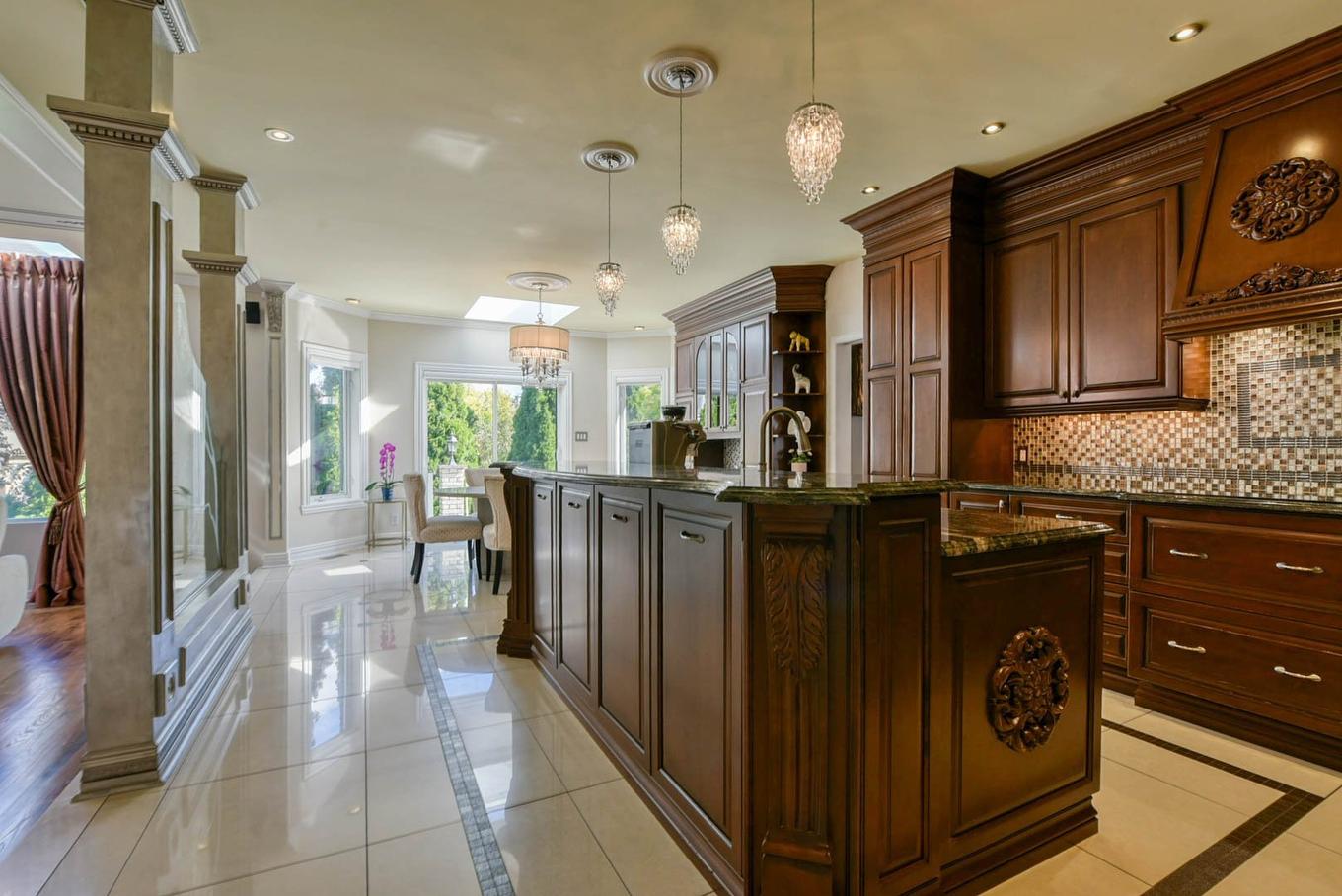 Cuisine - 5 Rue Finch, Dollard-Des-Ormeaux, QC - Indoor Photo Showing Kitchen With Upgraded Kitchen