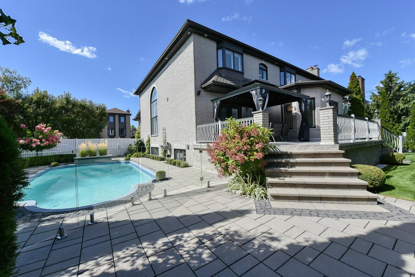 Cour - 5 Rue Finch, Dollard-Des-Ormeaux, QC - Outdoor With In Ground Pool With Deck Patio Veranda