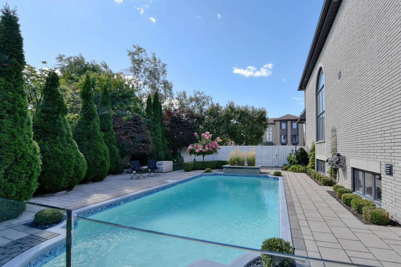 Piscine - 5 Rue Finch, Dollard-Des-Ormeaux, QC - Outdoor With In Ground Pool