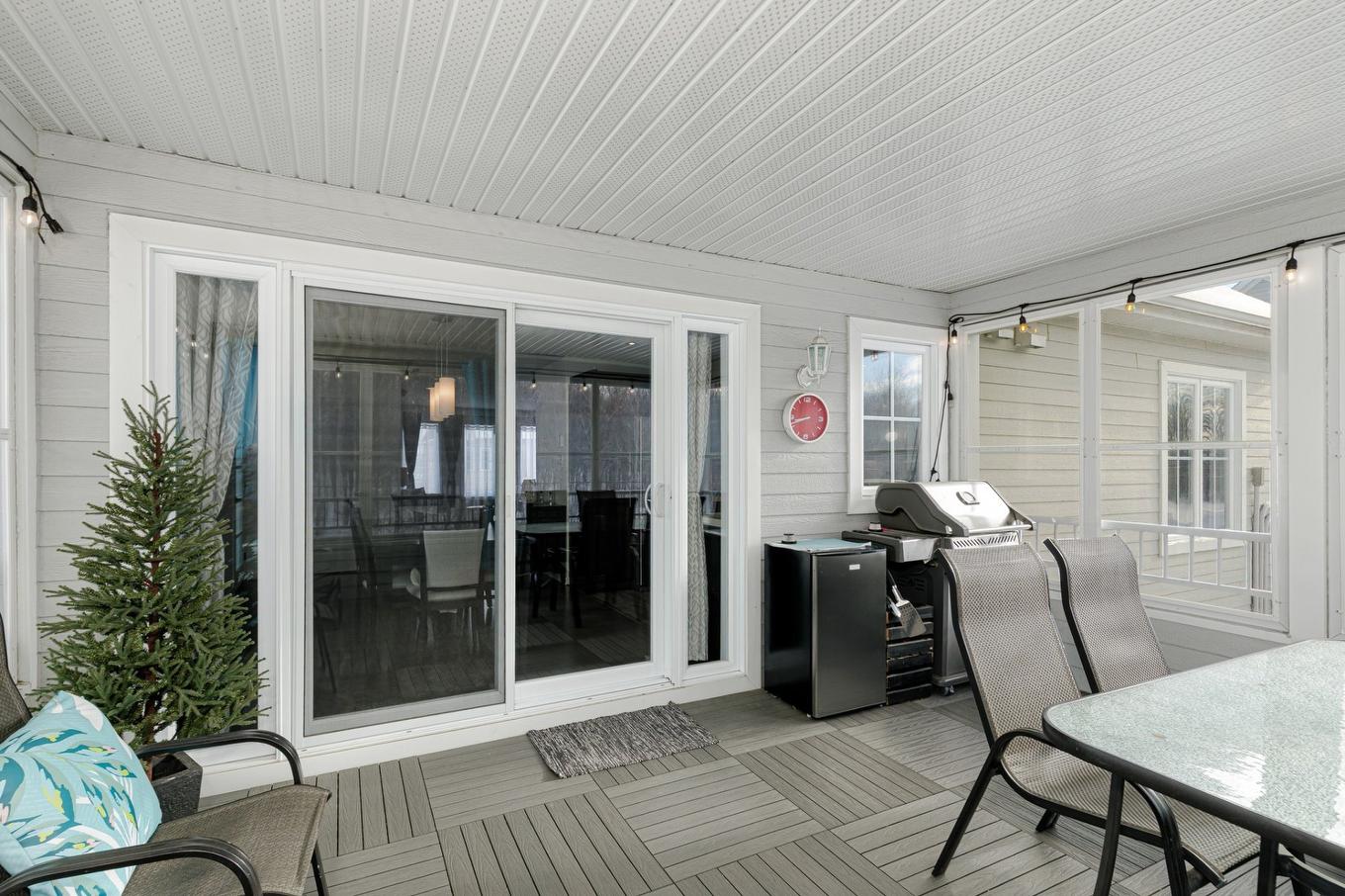 Veranda - 9719 Rue Yvon-Paiement, Mirabel, QC - Outdoor With Deck Patio Veranda With Exterior