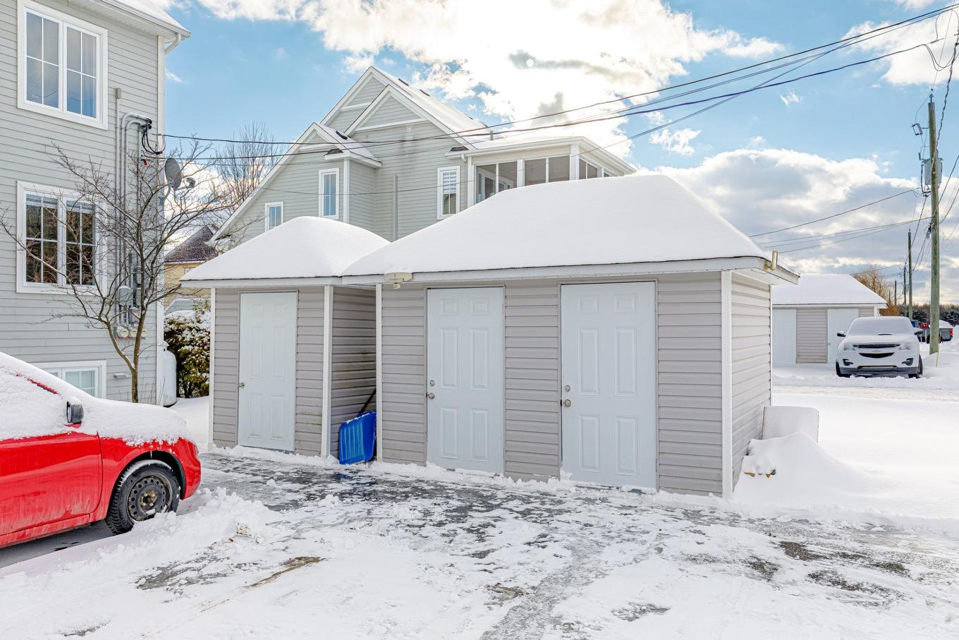 Storage - 9719 Rue Yvon-Paiement, Mirabel, QC - Outdoor