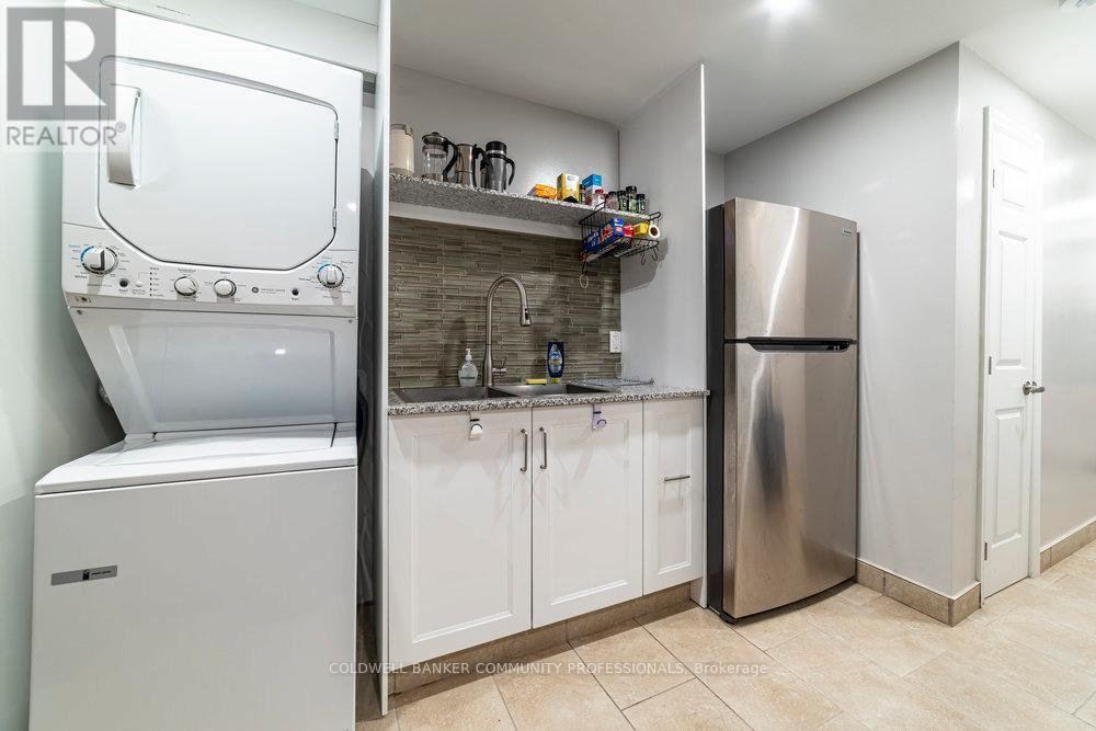 134 Gibson Avenue, Hamilton, ON - Indoor Photo Showing Laundry Room