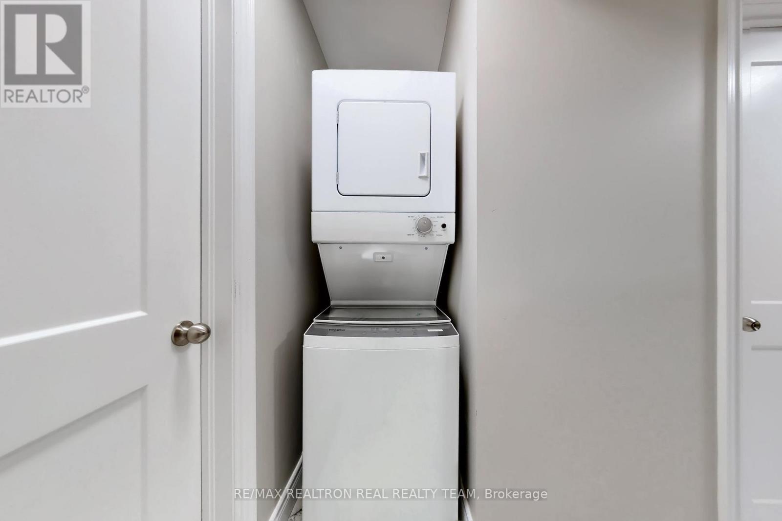 195 Balmoral Avenue N, Hamilton, ON - Indoor Photo Showing Laundry Room