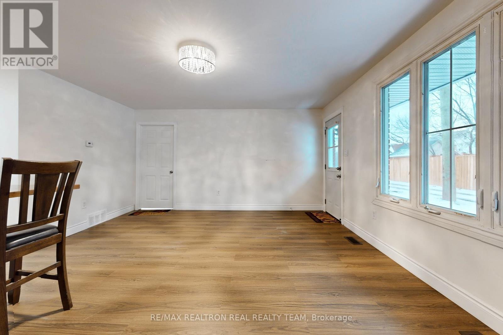 195 Balmoral Avenue N, Hamilton, ON - Indoor Photo Showing Other Room