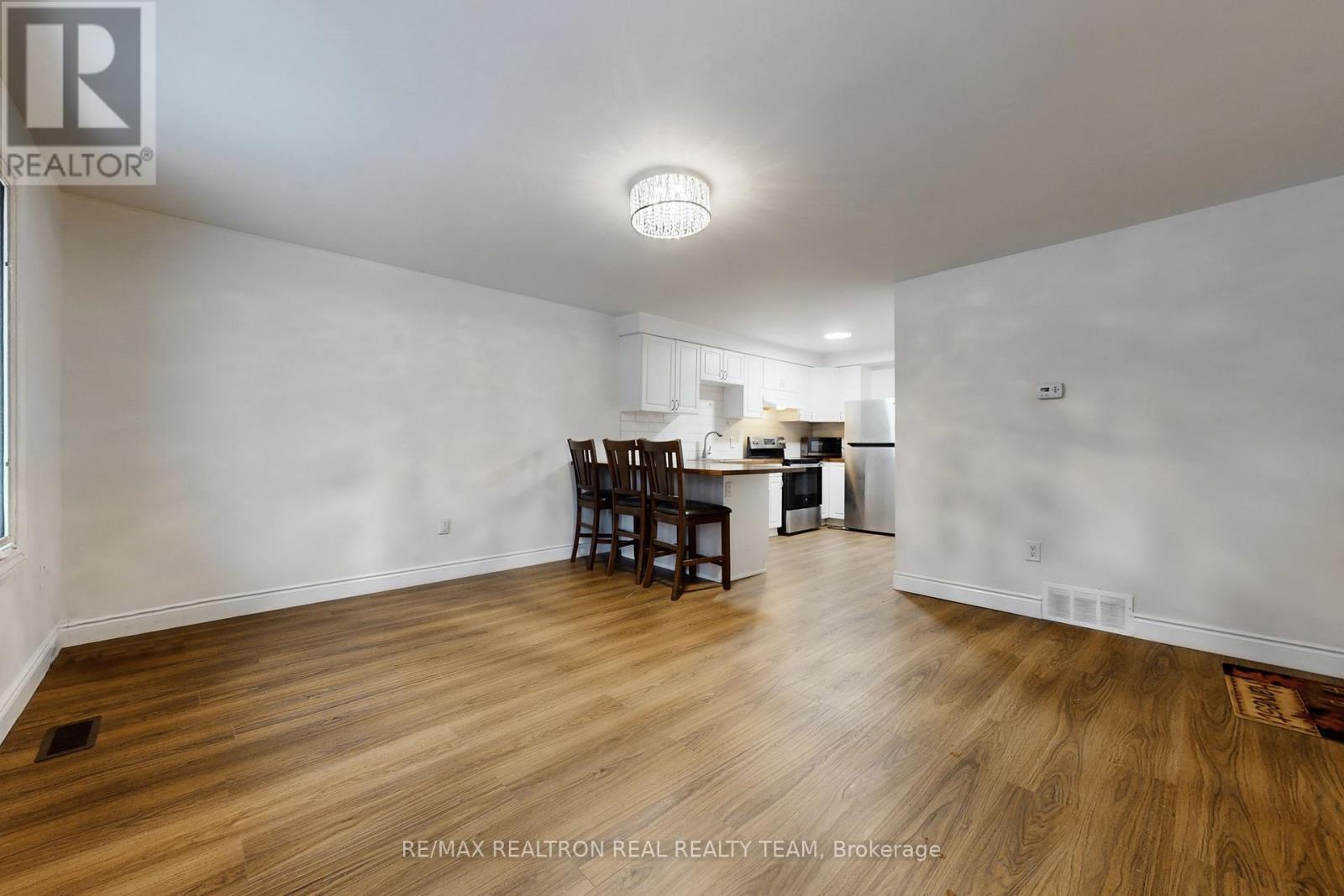 195 Balmoral Avenue N, Hamilton, ON - Indoor