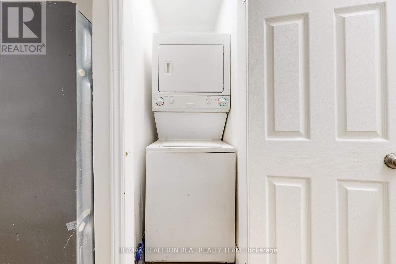 195 Balmoral Avenue N, Hamilton, ON - Indoor Photo Showing Laundry Room