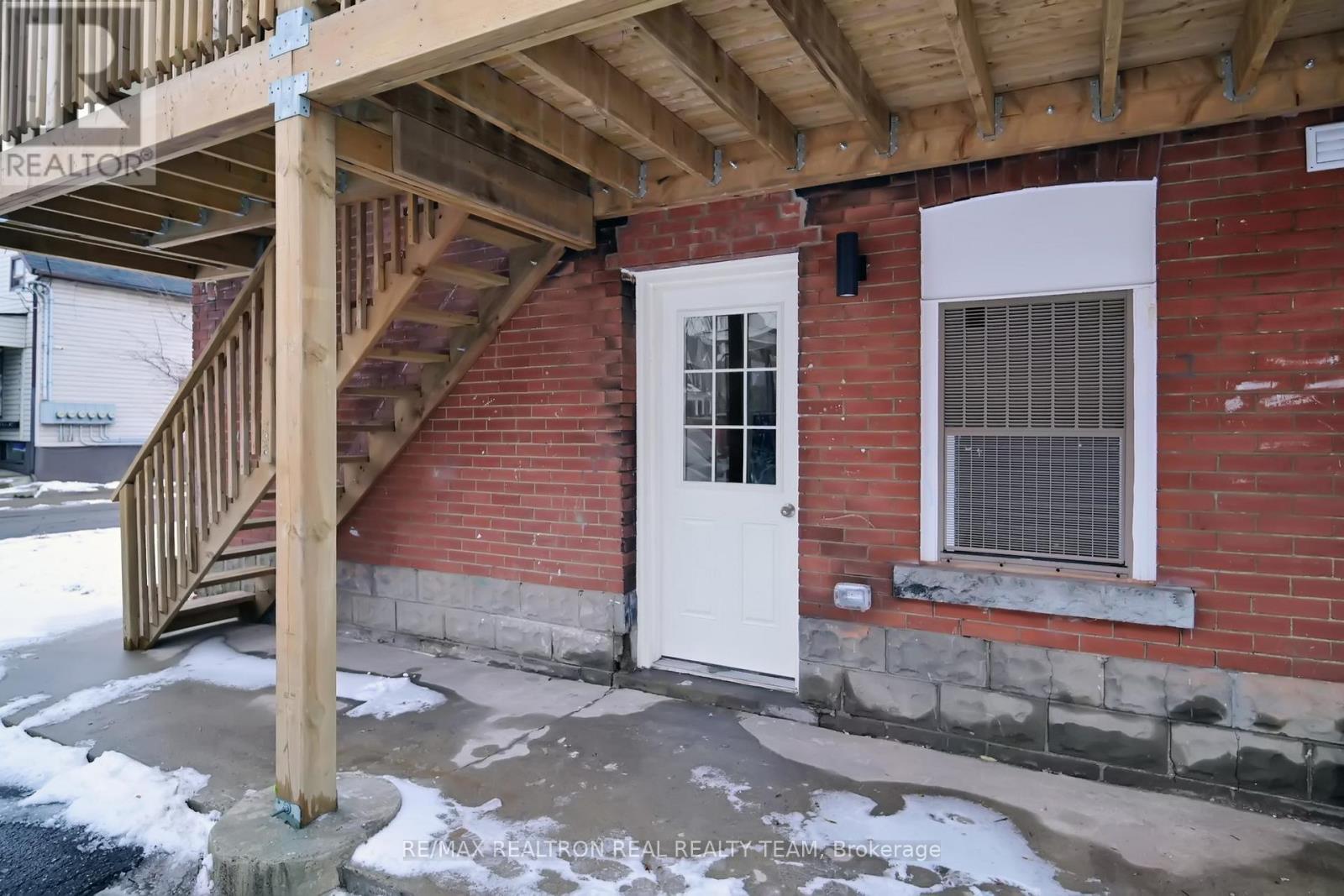 195 Balmoral Avenue N, Hamilton, ON - Outdoor With Exterior