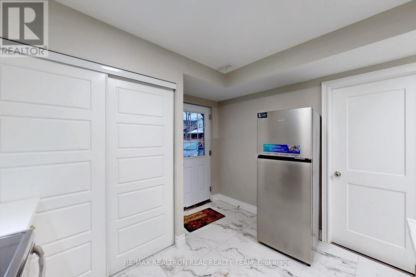 195 Balmoral Avenue N, Hamilton, ON - Indoor Photo Showing Other Room