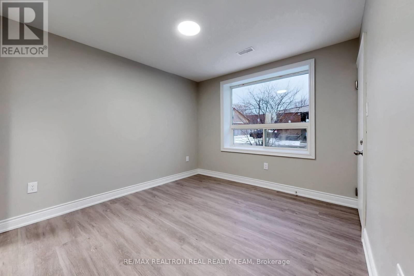 195 Balmoral Avenue N, Hamilton, ON - Indoor Photo Showing Other Room