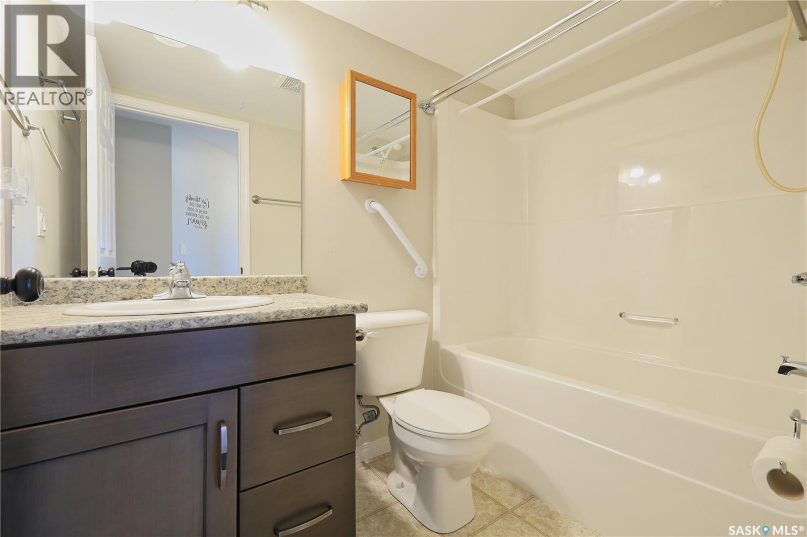 112 610 Centennial Boulevard, Warman, SK - Indoor Photo Showing Bathroom