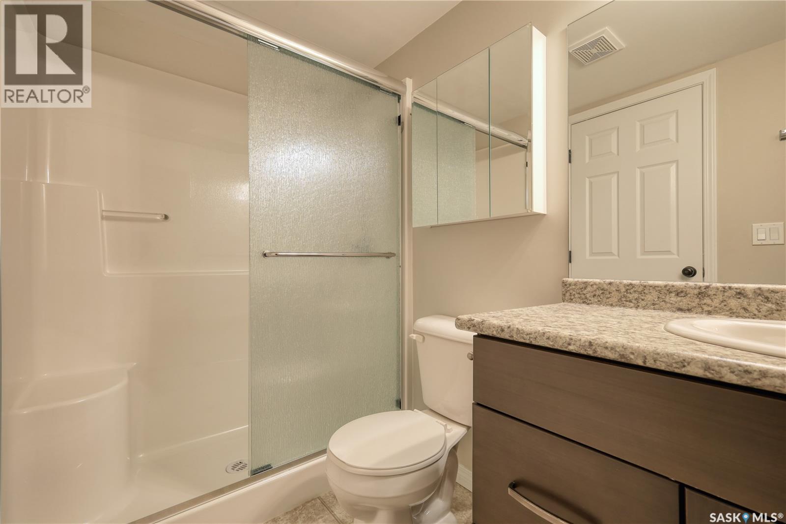 112 610 Centennial Boulevard, Warman, SK - Indoor Photo Showing Bathroom