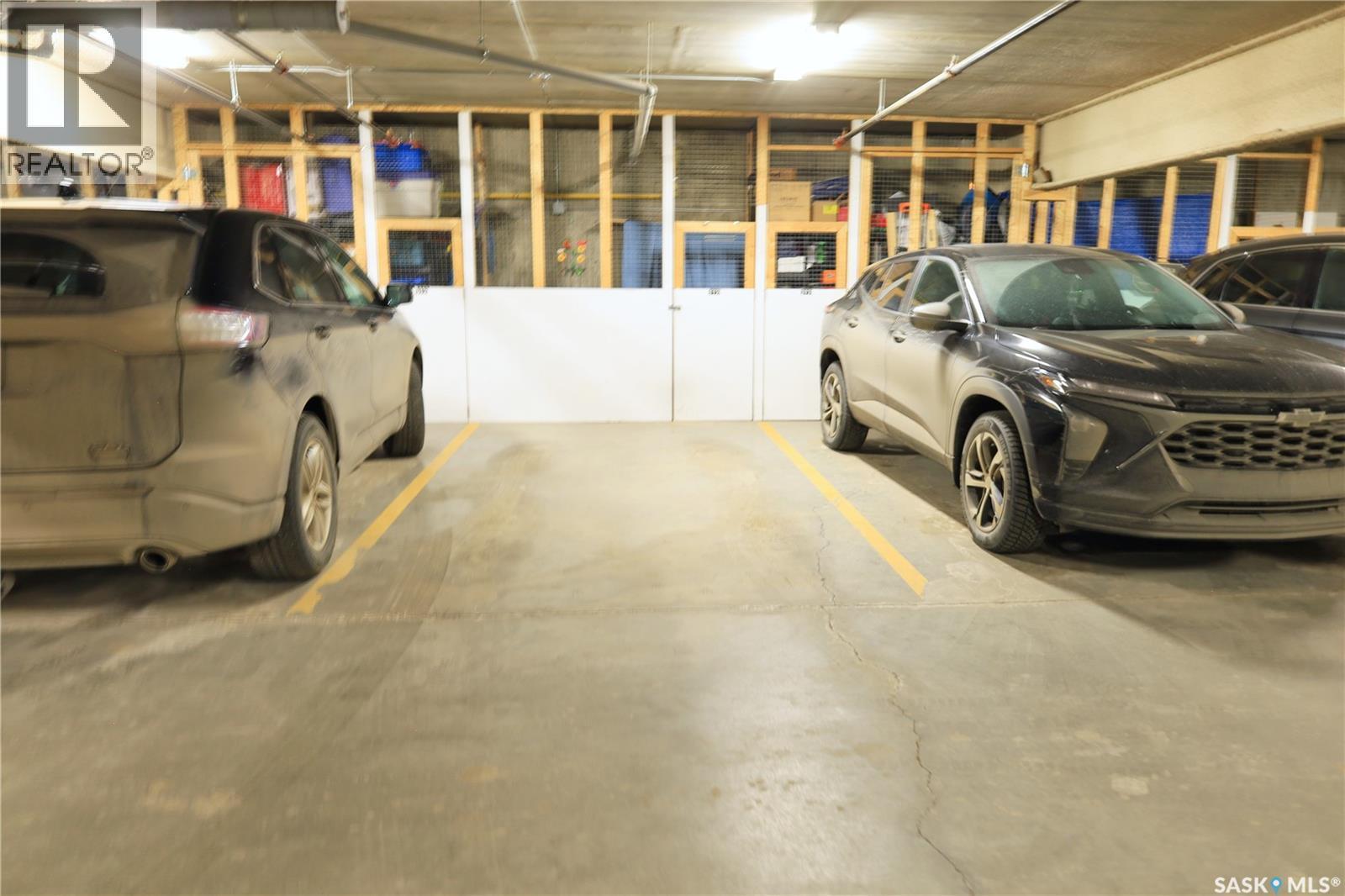 112 610 Centennial Boulevard, Warman, SK - Indoor Photo Showing Garage