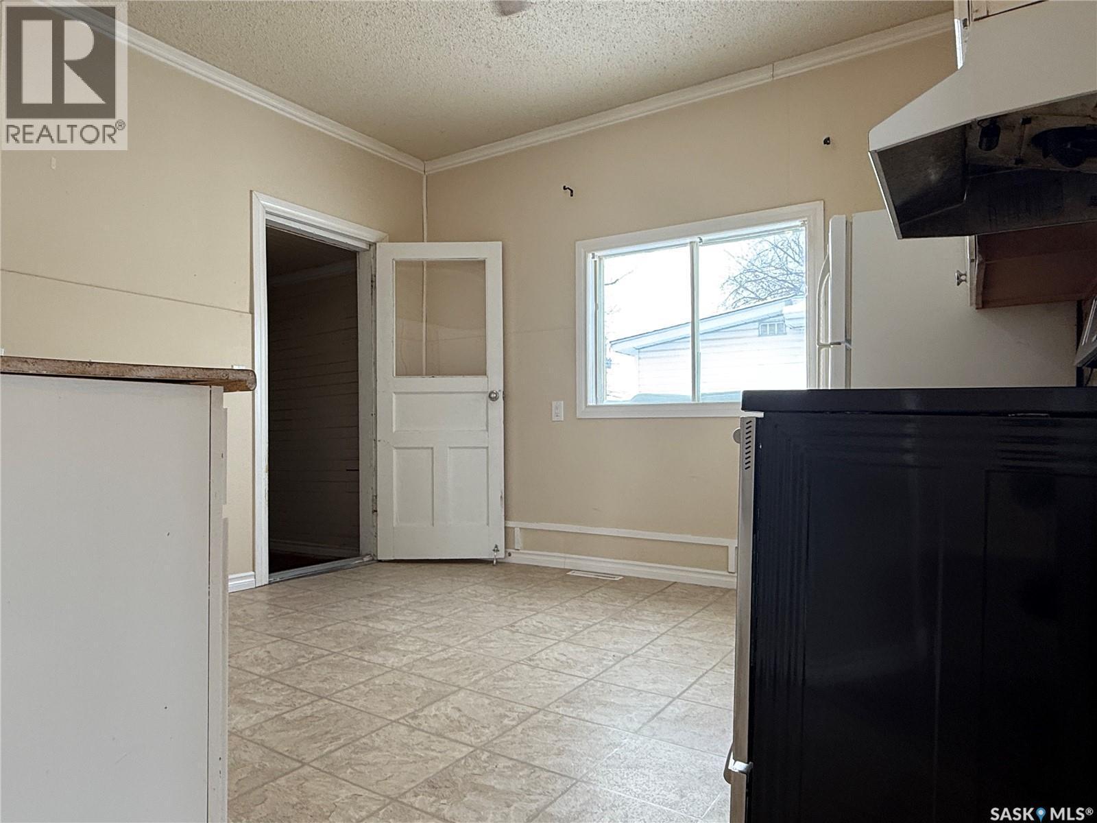 455 4Th Avenue E, Melville, SK - Indoor Photo Showing Other Room