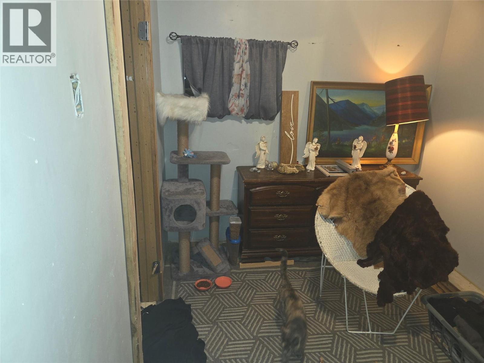 Third house - 1381 3B Highway, Warfield, BC - Indoor
