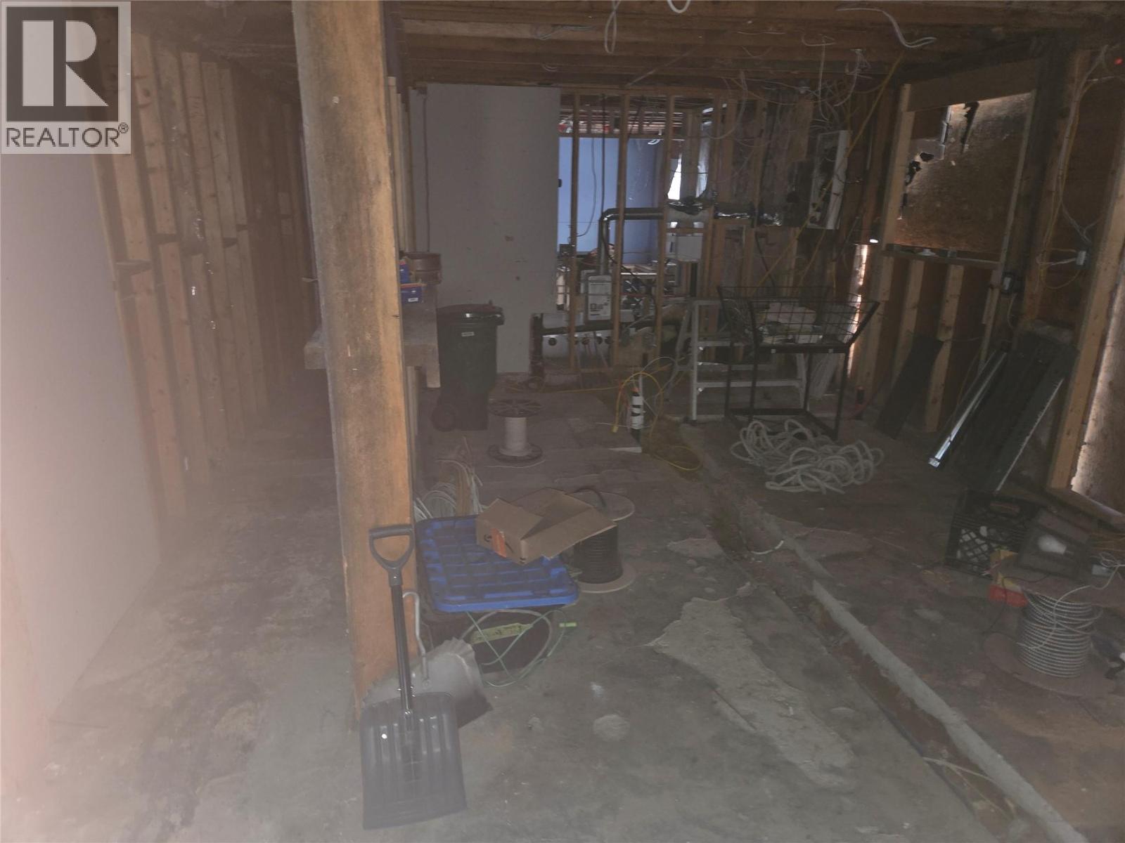 Third house - 1381 3B Highway, Warfield, BC - Indoor