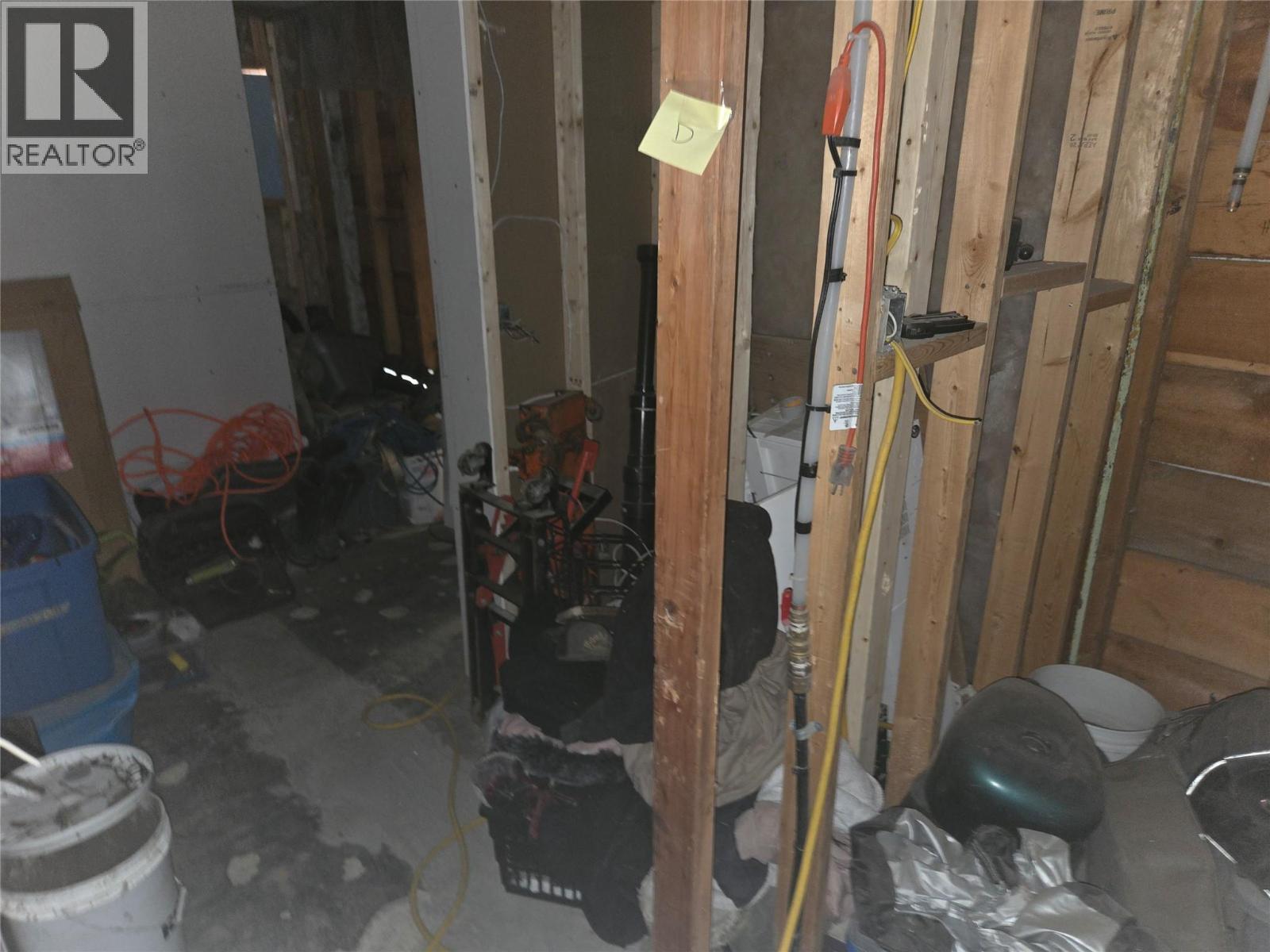 Third house - 1381 3B Highway, Warfield, BC - Indoor Photo Showing Other Room