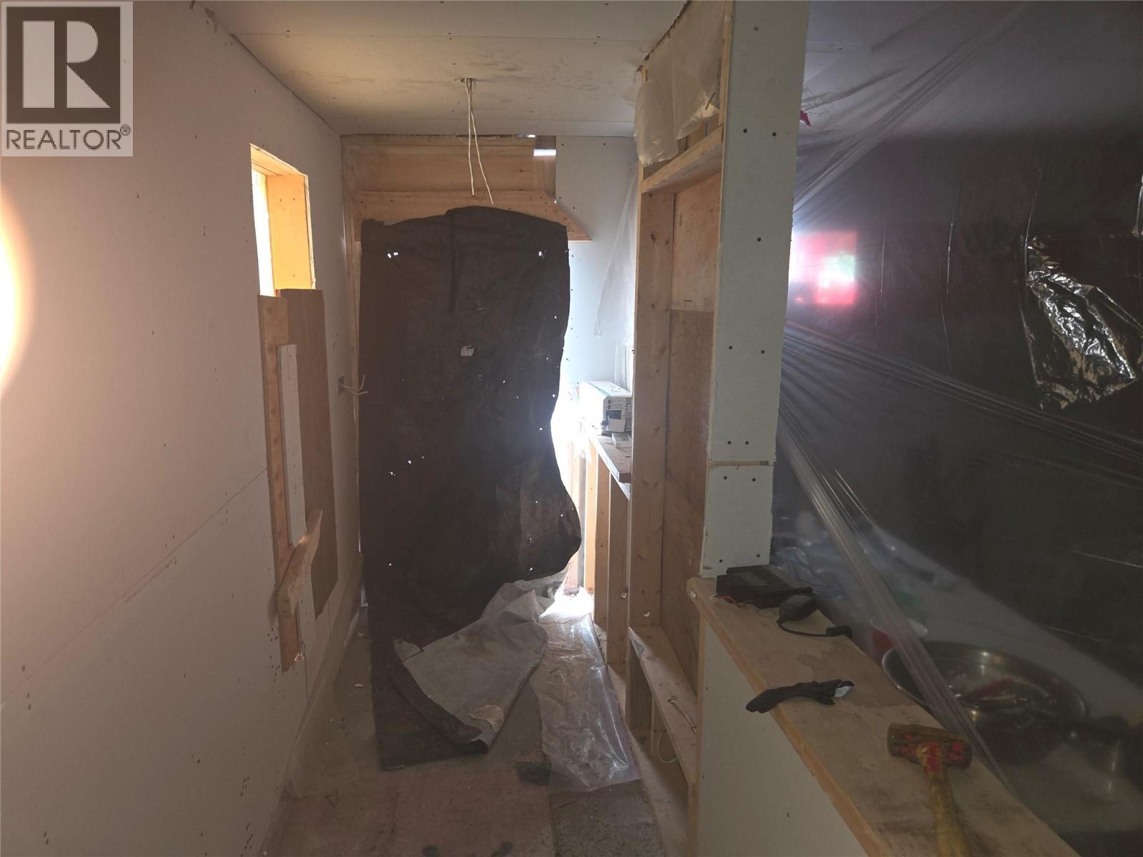Third house - 1381 3B Highway, Warfield, BC - Indoor