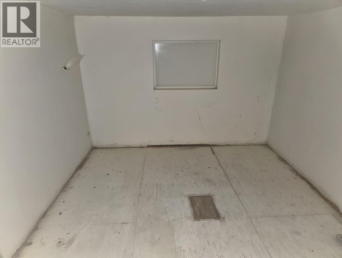 Second House - 1381 3B Highway, Warfield, BC - Indoor Photo Showing Other Room