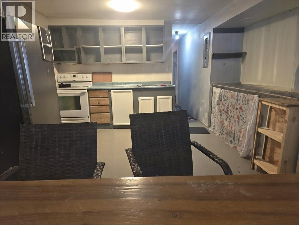 Second House - 1381 3B Highway, Warfield, BC - Indoor