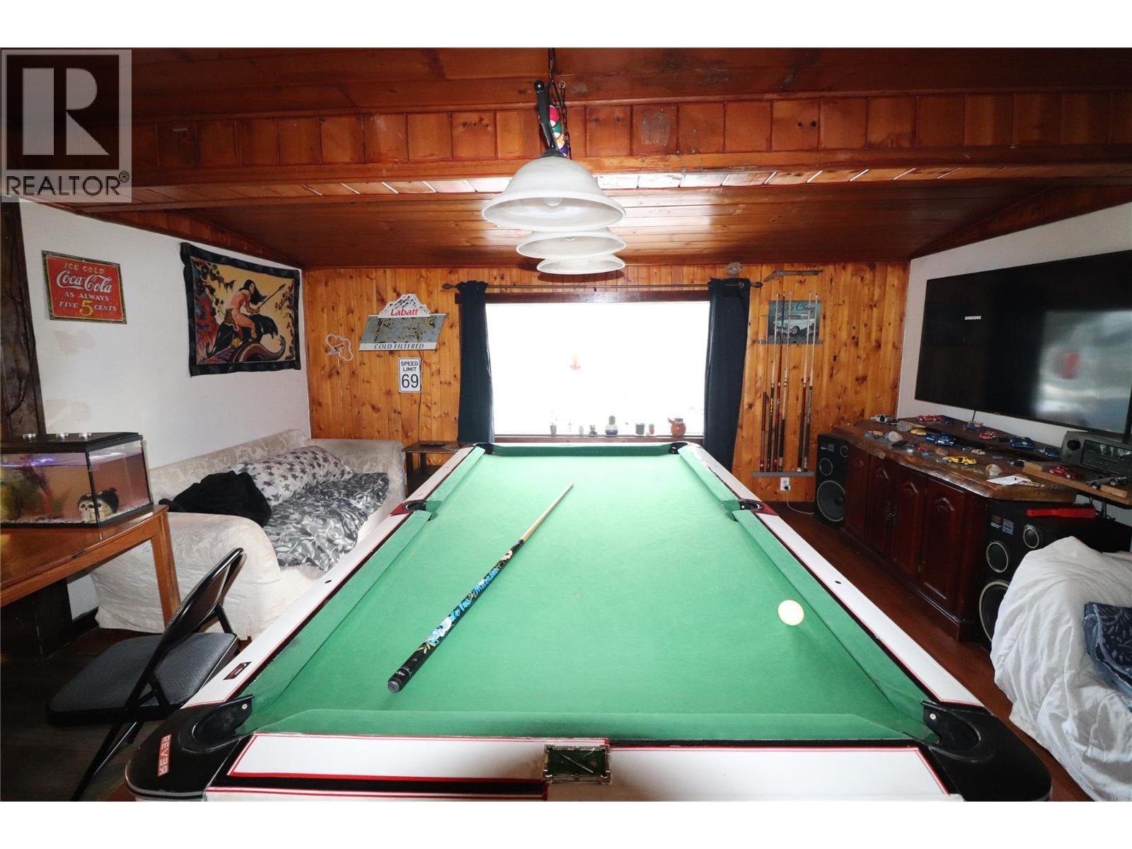 First house - 1381 3B Highway, Warfield, BC - Indoor Photo Showing Other Room