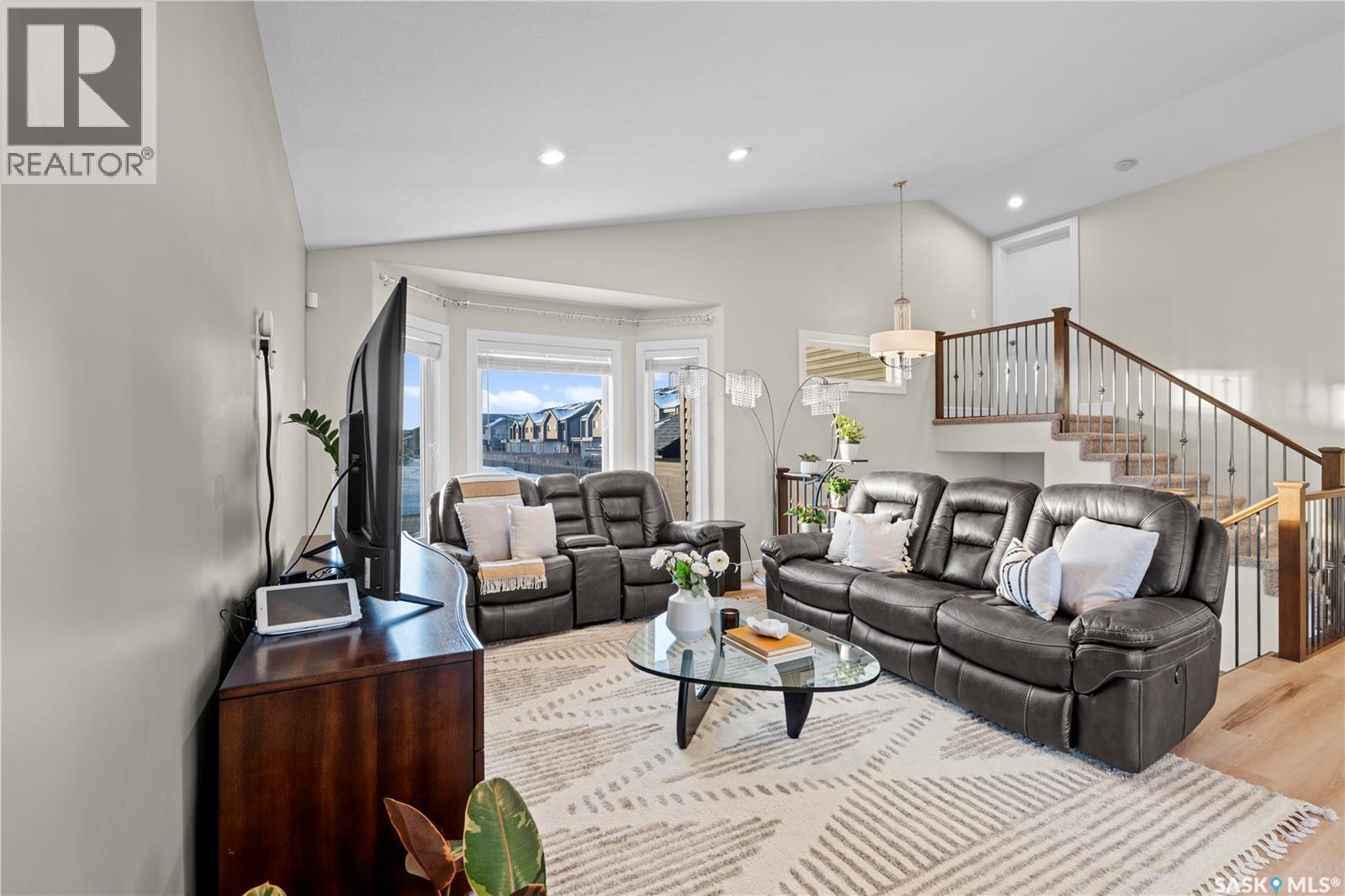 742 Evergreen Boulevard, Saskatoon, SK - Indoor Photo Showing Living Room