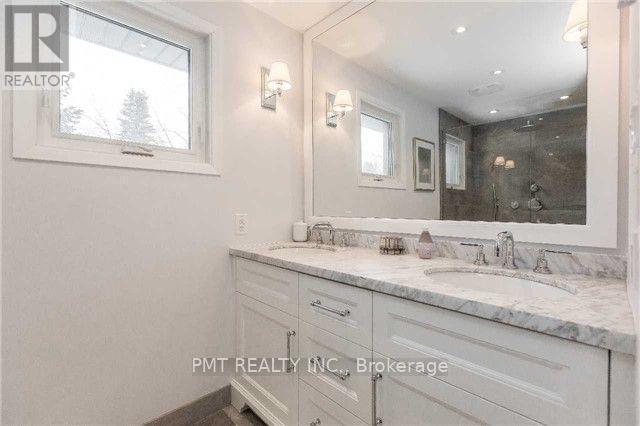 754 Dack Boulevard, Mississauga, ON - Indoor Photo Showing Bathroom