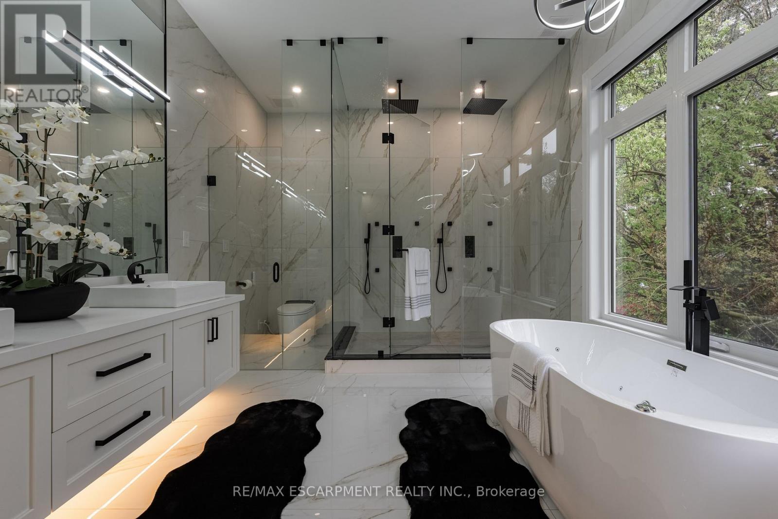 2110 Stonehouse Crescent, Mississauga, ON - Indoor Photo Showing Bathroom