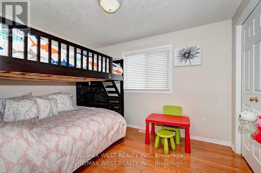 10 Verona Street, Kitchener, ON - Indoor Photo Showing Bedroom