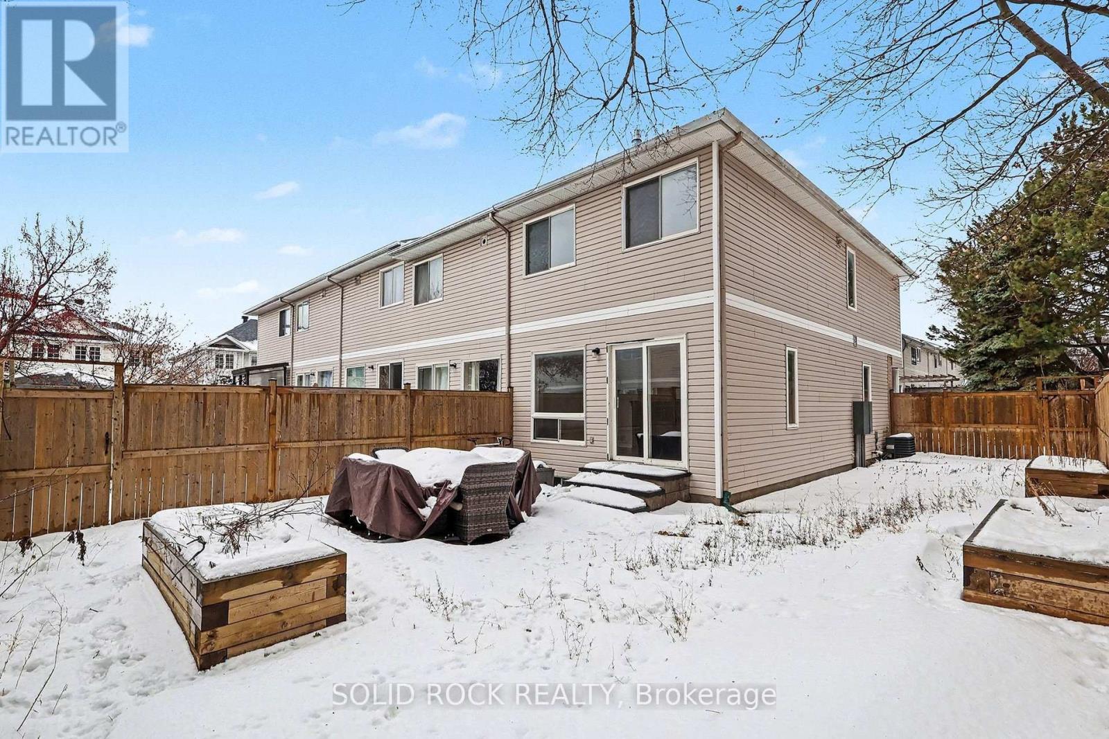 17 Festive Private, Ottawa, ON - Outdoor