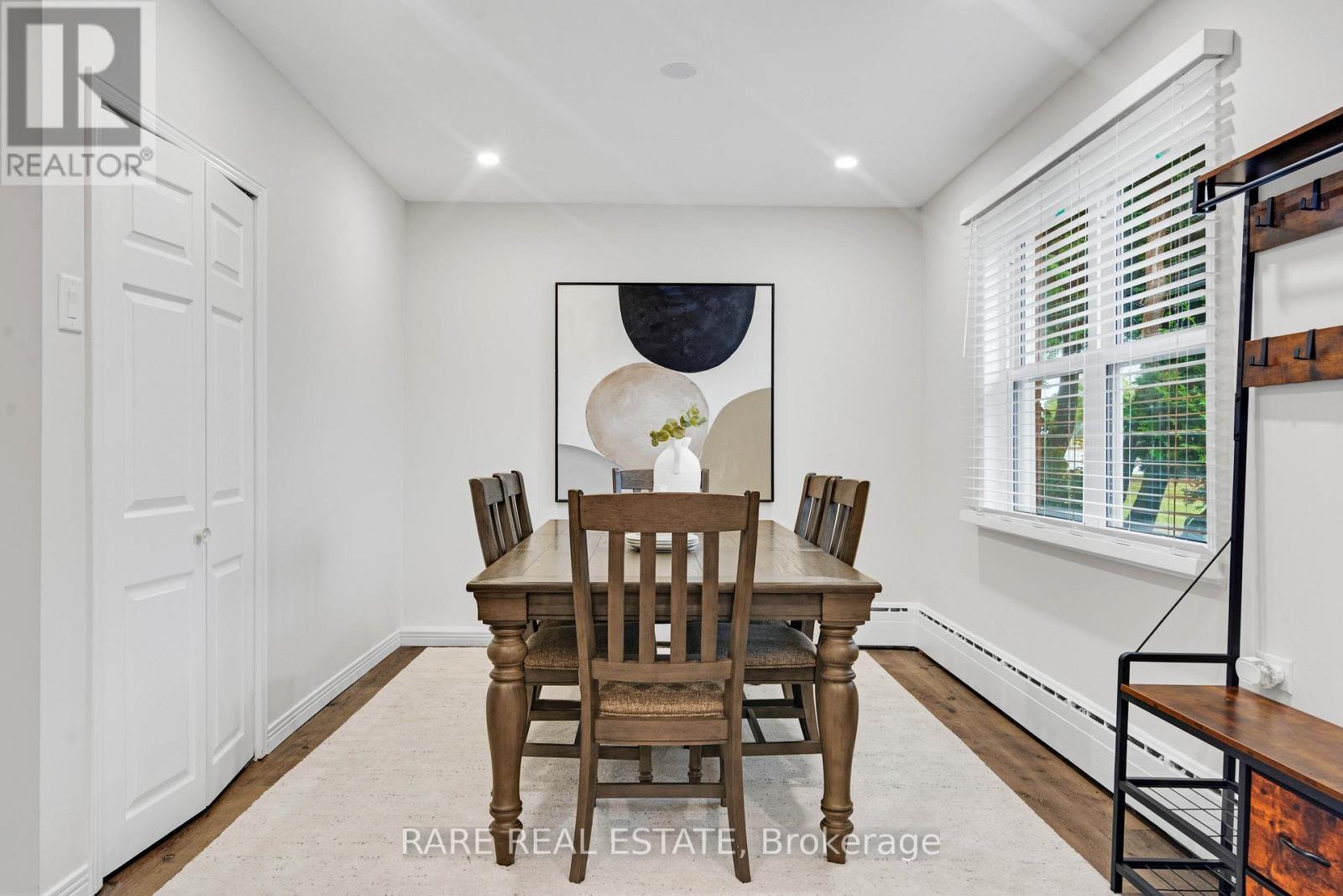 2073 Leighland Road, Burlington, ON - Indoor