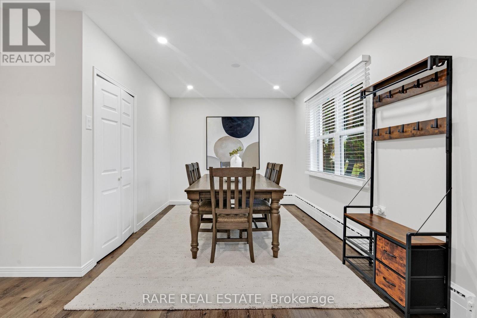 2073 Leighland Road, Burlington, ON - Indoor