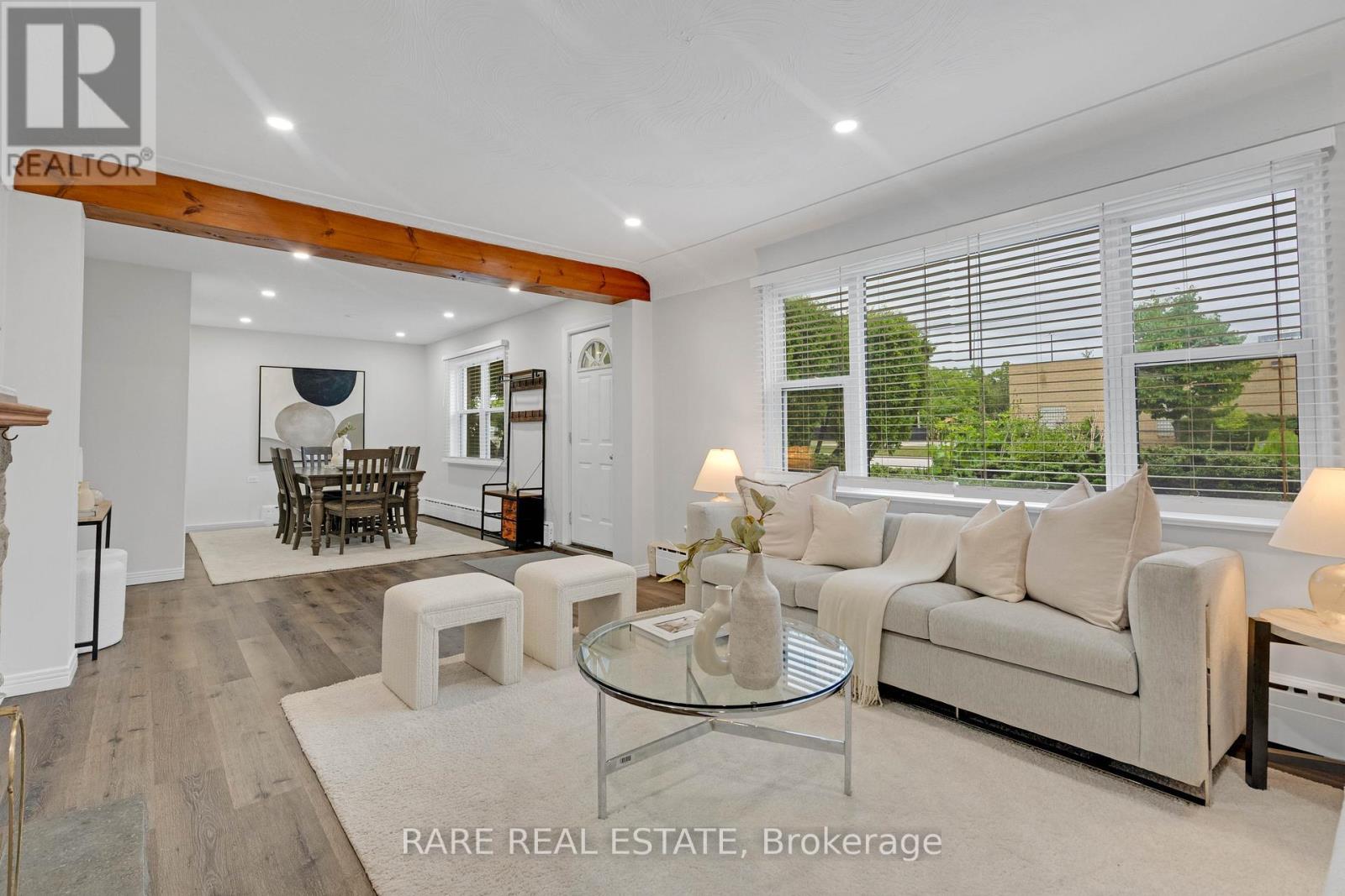 2073 Leighland Road, Burlington, ON - Indoor Photo Showing Living Room