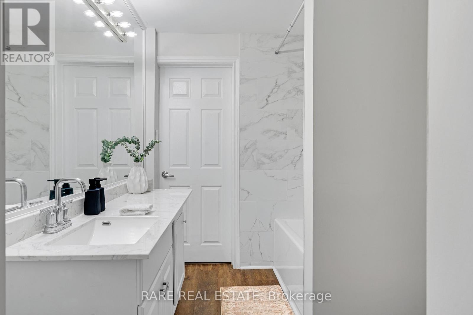 2073 Leighland Road, Burlington, ON - Indoor Photo Showing Bathroom