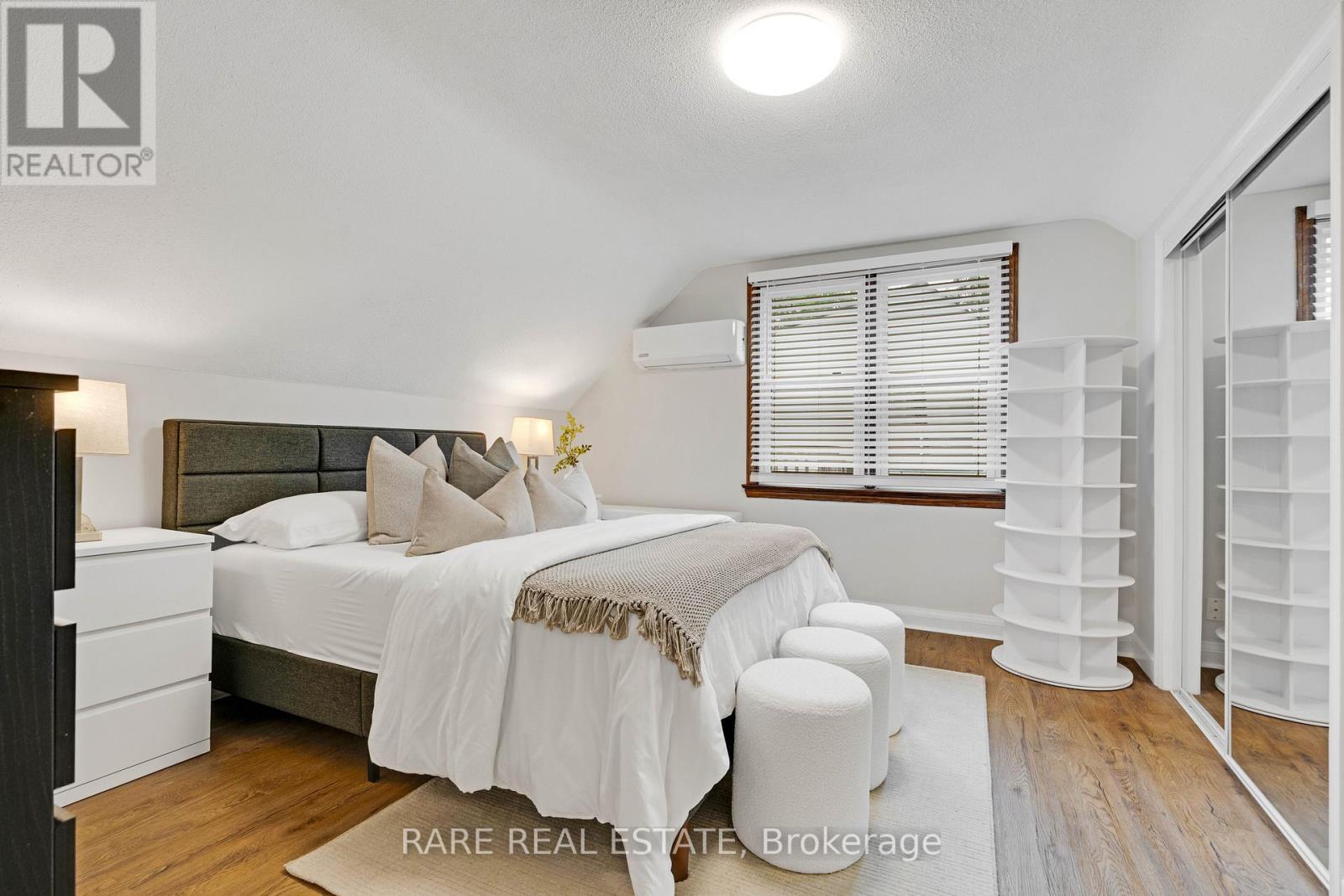 2073 Leighland Road, Burlington, ON - Indoor Photo Showing Bedroom