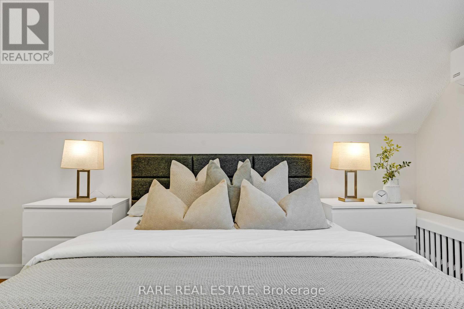 2073 Leighland Road, Burlington, ON - Indoor Photo Showing Bedroom