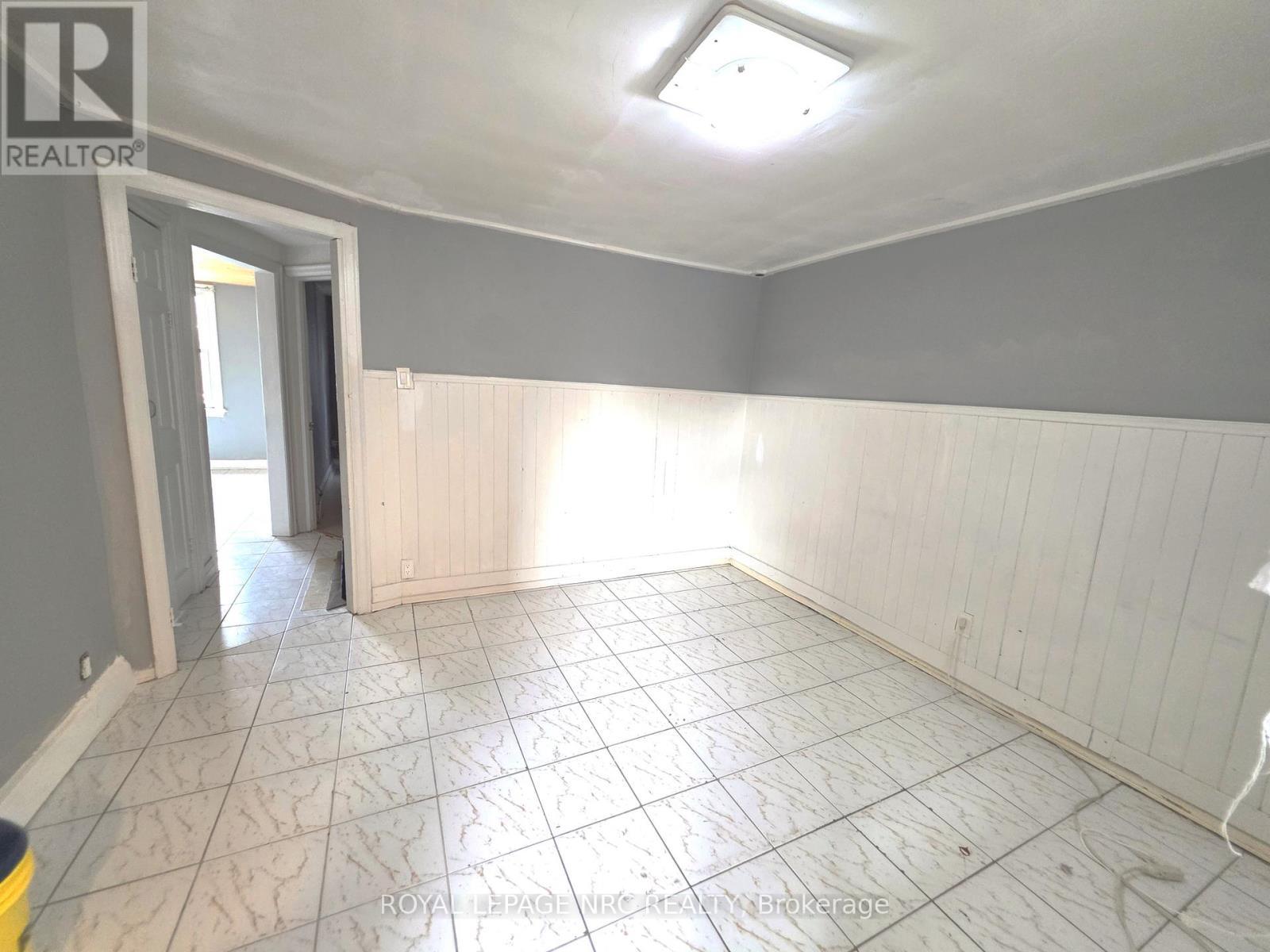 220 Emerald Street N, Hamilton, ON - Indoor Photo Showing Other Room