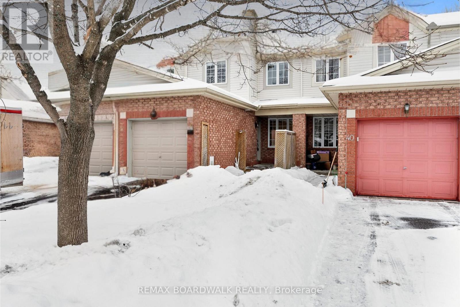 42 College Circle, Ottawa, ON - Outdoor