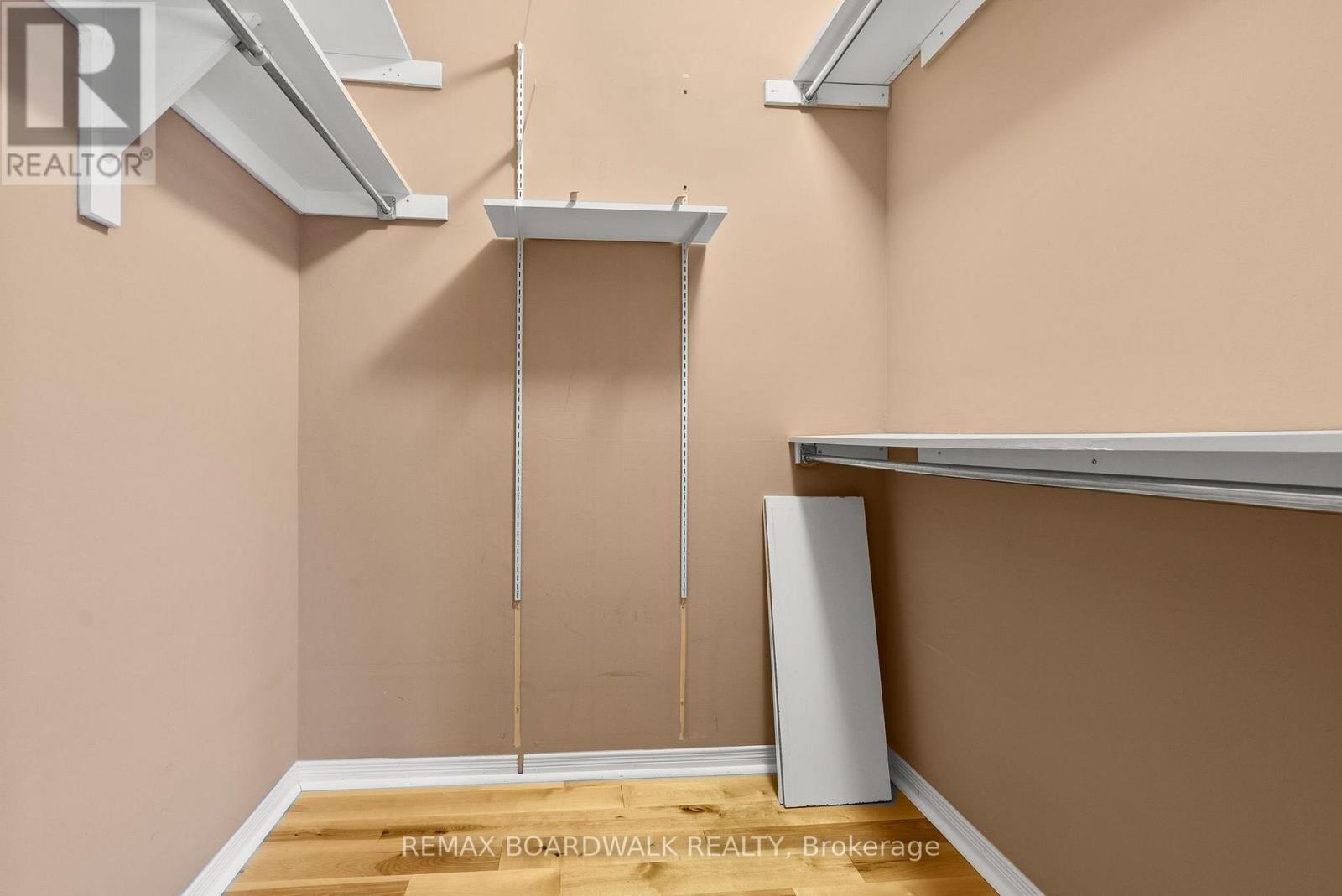 42 College Circle, Ottawa, ON - Indoor