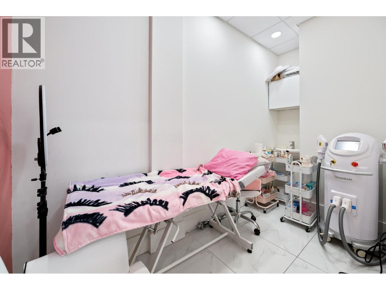 2635 Barnet Highway, Coquitlam, BC