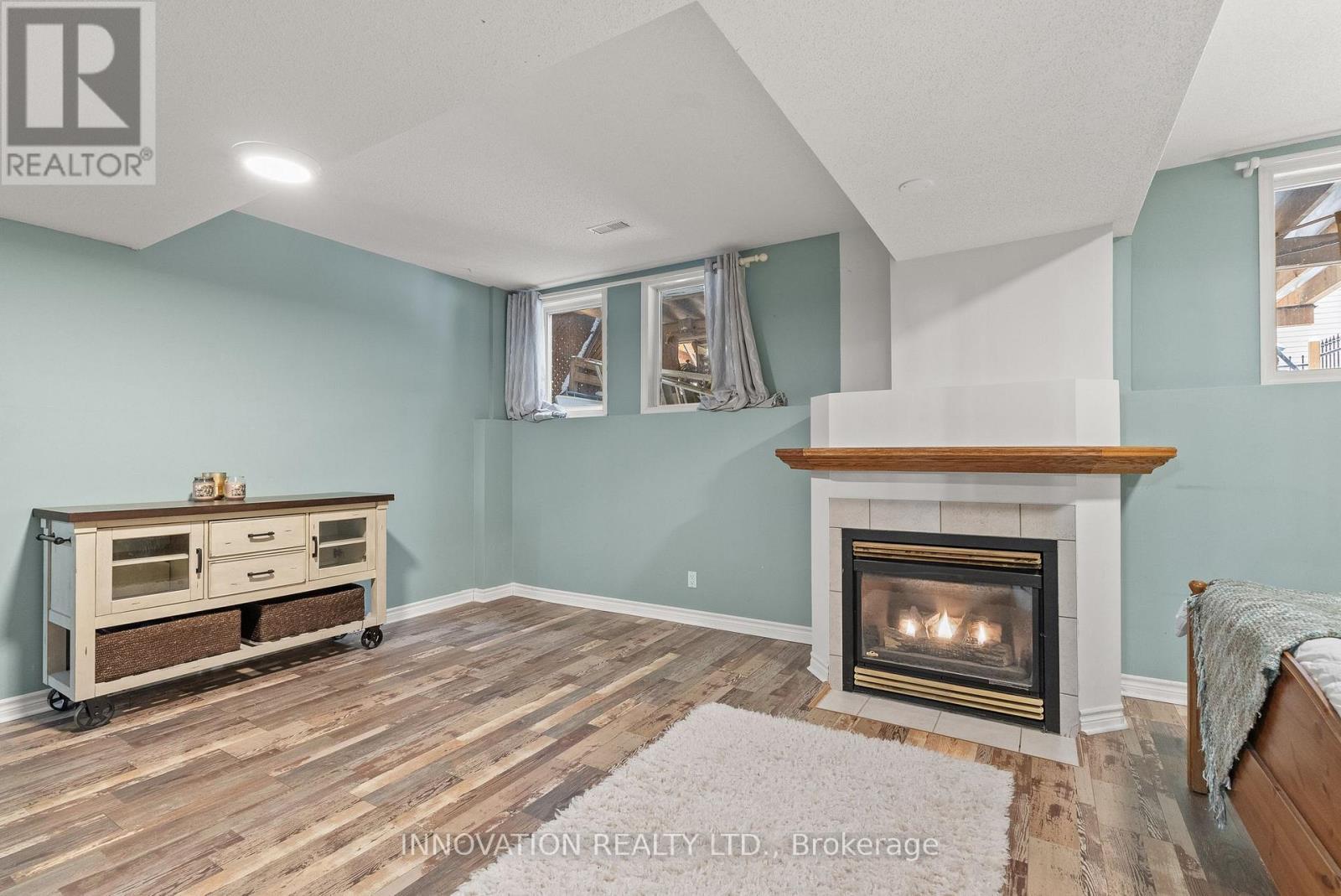 246 Gladeview Private, Ottawa, ON - Indoor Photo Showing Living Room With Fireplace