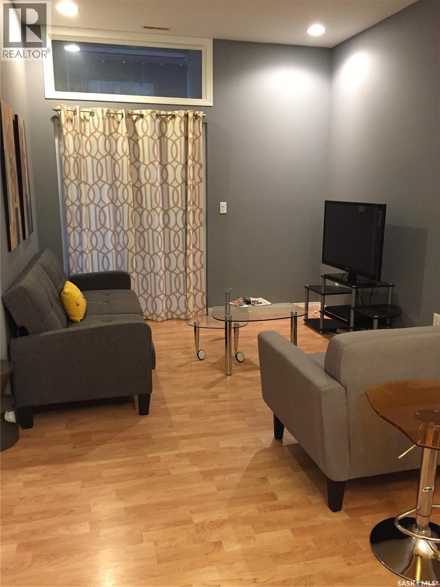 208 1901 Victoria Avenue, Regina, SK - Indoor