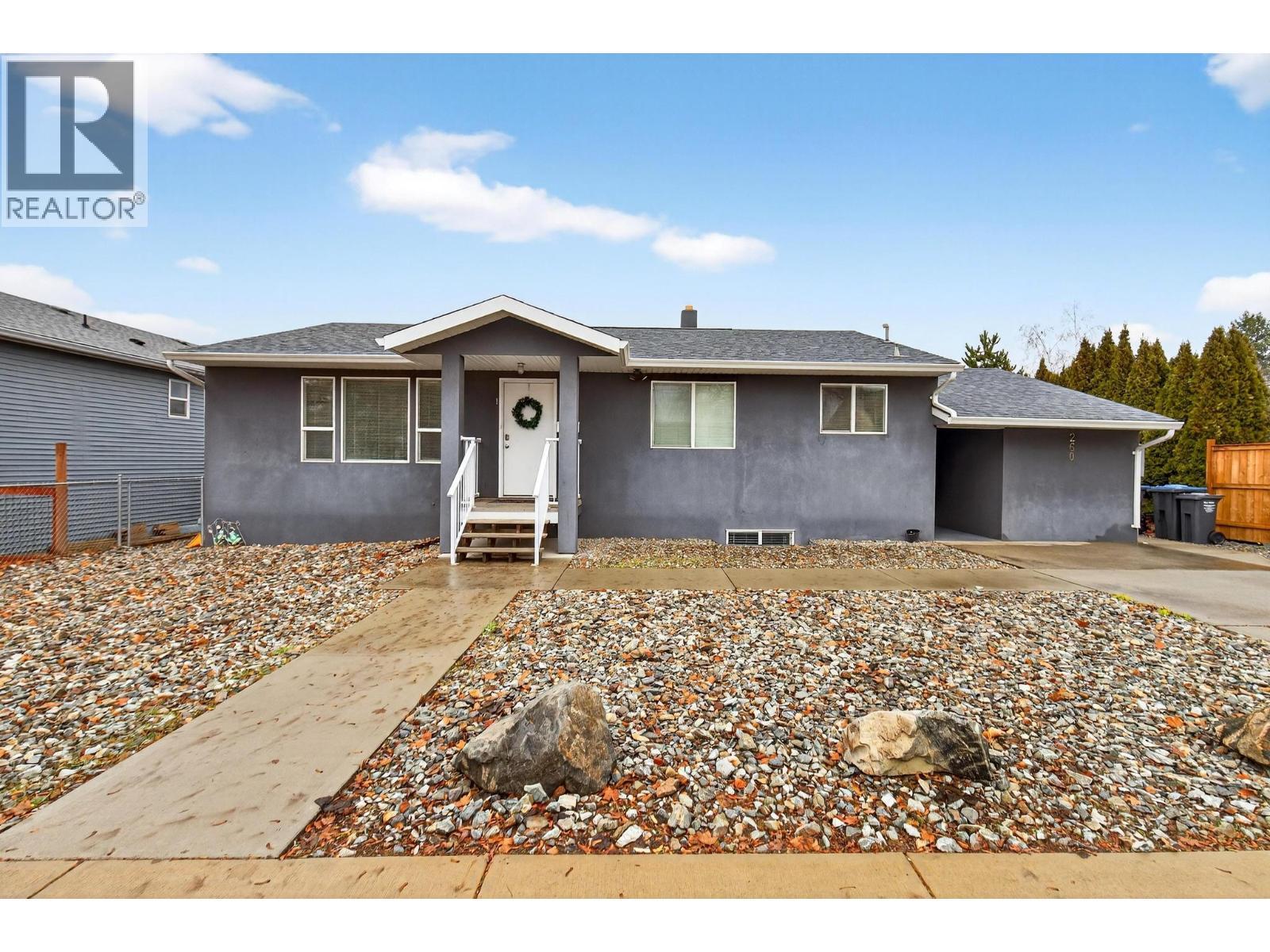 260 Ponto Road, Kelowna, BC - Outdoor